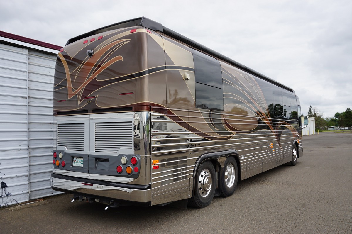 2006 Prevost 40′ | Premier RV