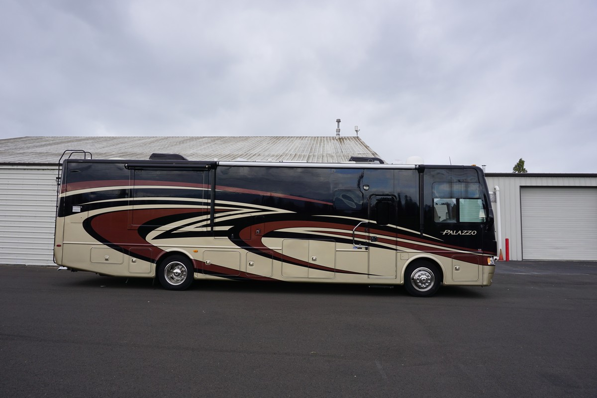 2014 Thor Motor Coach Palazzo 36′ | Premier RV